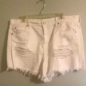 American Eagle distressed white denim shorts Sz 16
